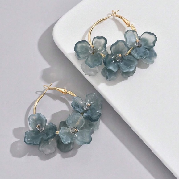 Boho Floral Gold Tone Statement Earrings - Picture 4 of 5